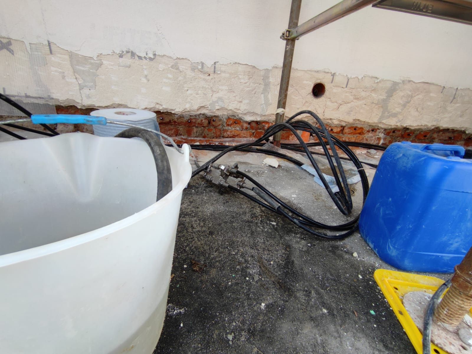 2ca9f9f7-d6f9-4030-b9c4-084be2b6a080