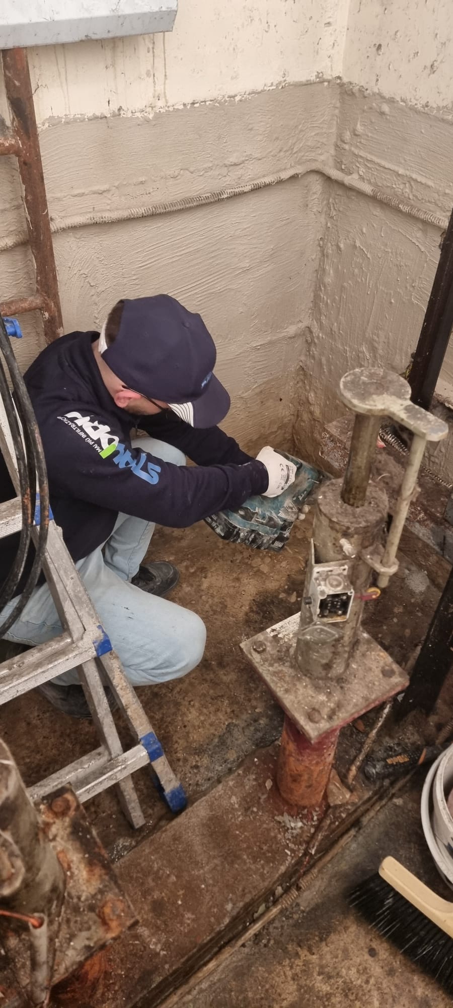 c76c851e-d64f-4339-b350-32b72a4dfc87